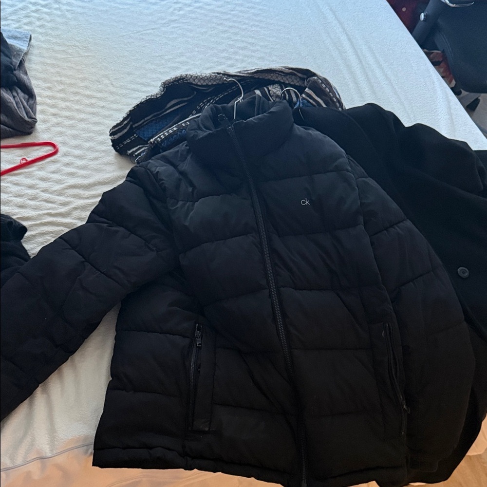 Calvin Klein men’s Classic Black Puffer Coat